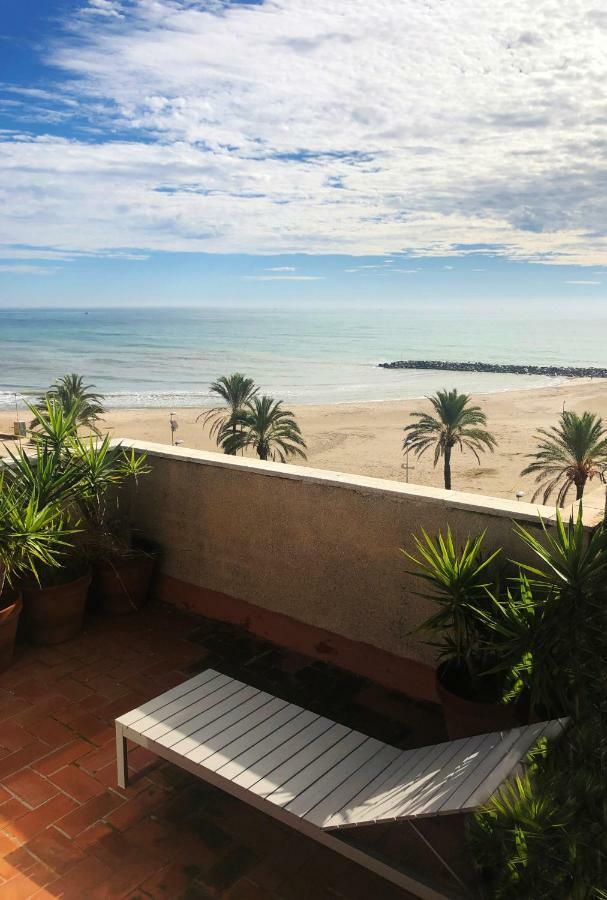 Espectacular ático dúplex con vistas al mar Cunit Esterno foto